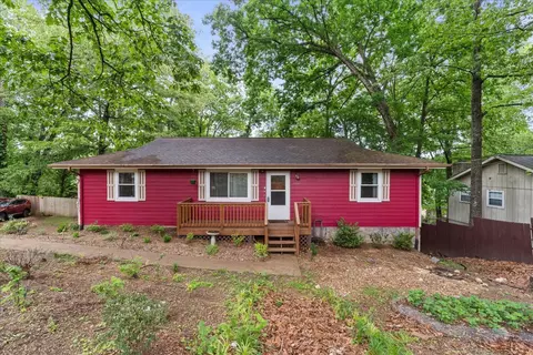 8904 Nelson Rd, Soddy Daisy, TN 37379