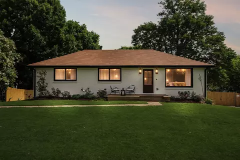 1811 Cloverleaf Dr, Nashville, TN 37216