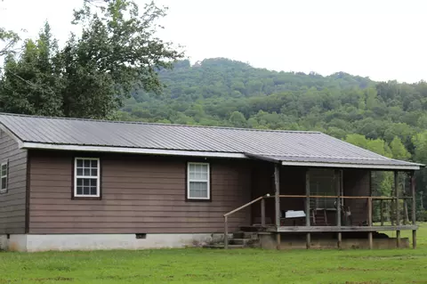 410 Red Sartain Rd, Pelham, TN 37366