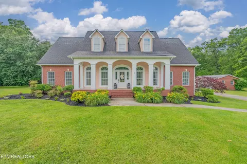 255 Cumberland Mtn Dr, Sunbright, TN 37872