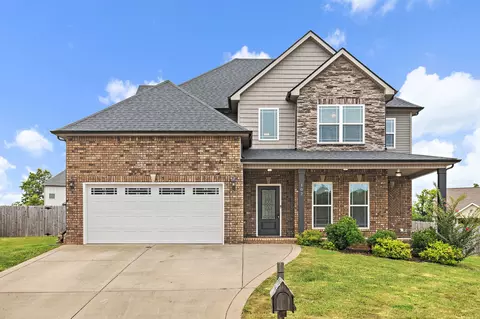 102 Wilburn Ct, Clarksville, TN 37043