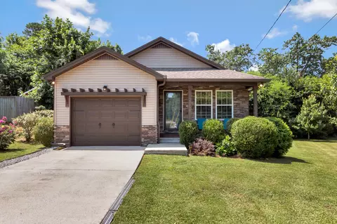 200 Woodsong Ln, Columbia, TN 38401