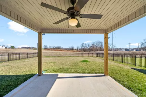 3035 Fort Sumter Dr, Clarksville, TN 37042