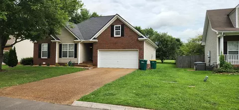 1253 Annapolis Cir, Thompsons Station, TN 37179