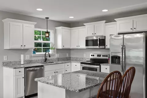 Kitchen - 6096 Brown Rd, Springfield, TN 37172 photo 2 of 3