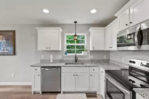 Kitchen - 6096 Brown Rd, Springfield, TN 37172 photo 3 of 3