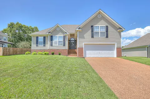 2808 Lafayette Dr, Thompsons Station, TN 37179