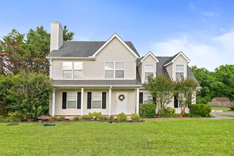 655 Fleming Farms Dr, Murfreesboro, TN 37128