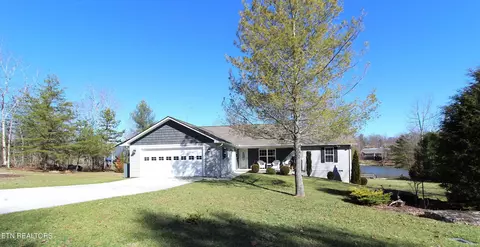 905 Modac Dr, Crossville, TN 38572