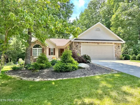 256 Saint George Dr, Crossville, TN 38558