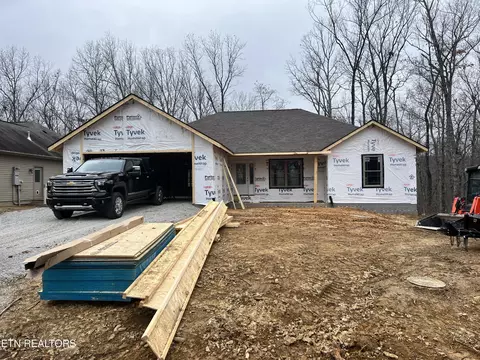 683 Saint George Dr, Crossville, TN 38558