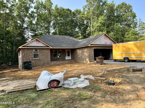975 Mockingbird Dr, Crossville, TN 38555