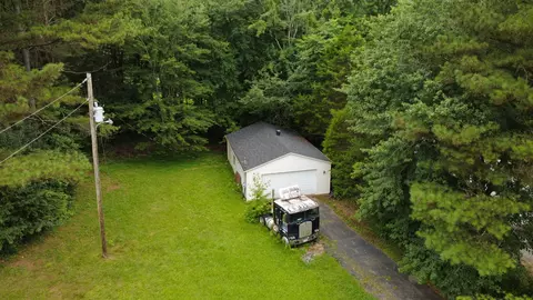 96 Meadowood Dr, Springville, TN 38256