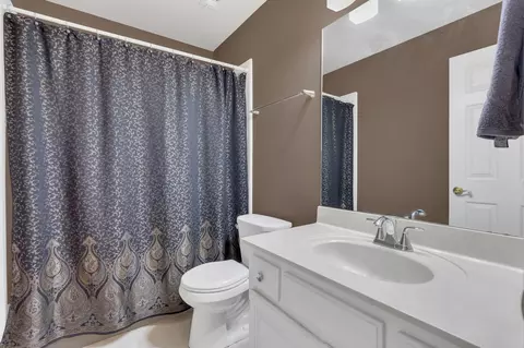 Bath - 2003 Roderick Pl E, Franklin, TN 37064 photo 3 of 3