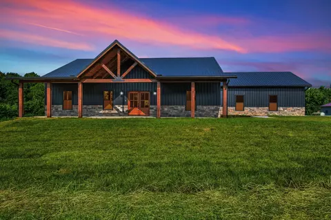 5050 Richards Rd, Cedar Hill, TN 37032