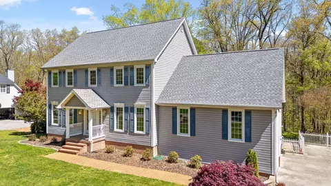 323 Bluff View Ave, Signal Mountain, TN 37377