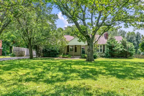 918 S Dickerson Rd, Goodlettsville, TN 37072