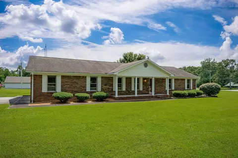 945 Quinland Lake Rd, Cookeville, TN 38506