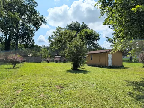 Exterior - 406 Horton St, Decherd, TN 37324 photo 11 of 12