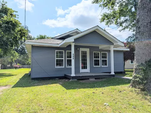 Exterior - 406 Horton St, Decherd, TN 37324 photo 4 of 12