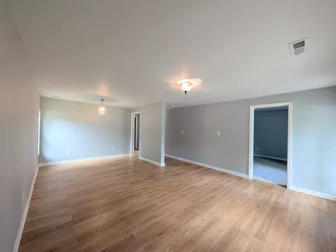 Living - 406 Horton St, Decherd, TN 37324 photo 2 of 3