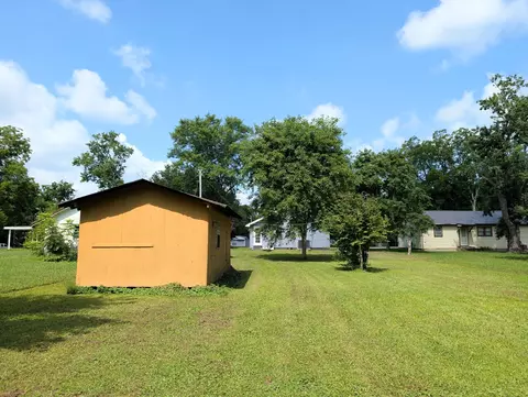 Exterior - 406 Horton St, Decherd, TN 37324 photo 9 of 12