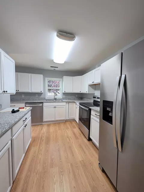 Kitchen - 406 Horton St, Decherd, TN 37324 photo 1 of 2