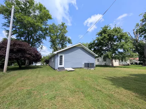 Exterior - 406 Horton St, Decherd, TN 37324 photo 6 of 12