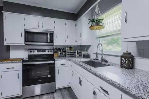 Kitchen - 2501 Douglas St, Springfield, TN 37172 photo 1 of 2