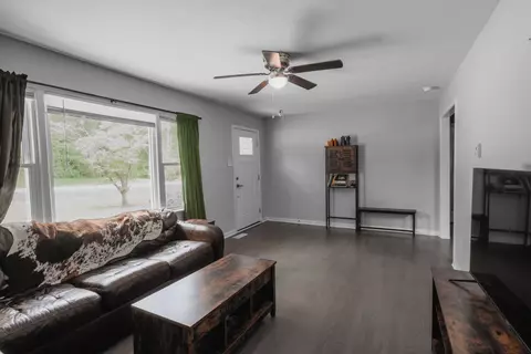 Living - 2501 Douglas St, Springfield, TN 37172 photo 2 of 2