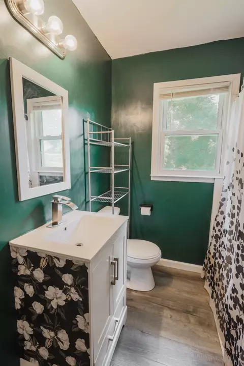 Bath - 2501 Douglas St, Springfield, TN 37172 photo 1 of 2
