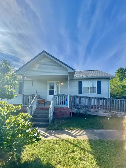 1233 Claylick Rd, White Bluff, TN 37187