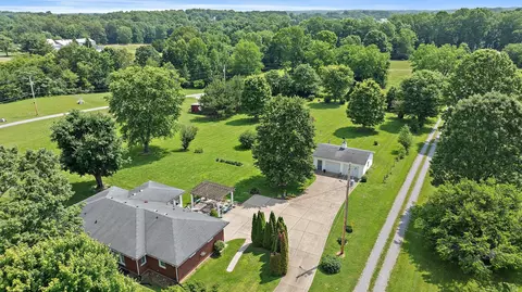 4060 Highway 31 W, Cottontown, TN 37048
