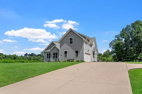 2755 Benton Ridge Rd, Palmyra, TN 37142