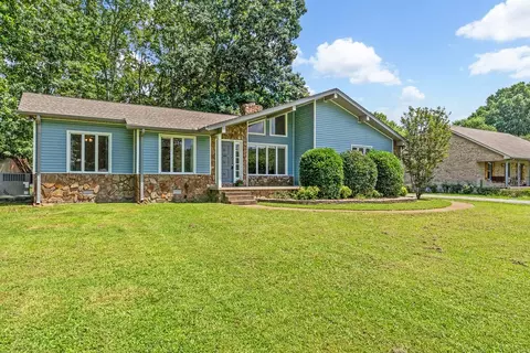 106 Autumn Ln, Tullahoma, TN 37388