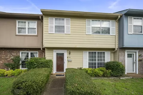 5601 Country Dr #211, Nashville, TN 37211