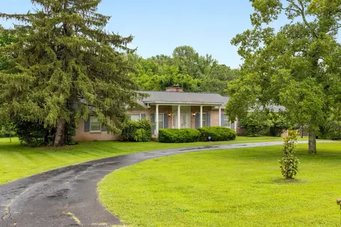 5325 Forest Acres Dr, Nashville, TN 37220