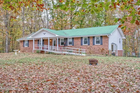 233 Martin Ridge Ln, Gainesboro, TN 38562
