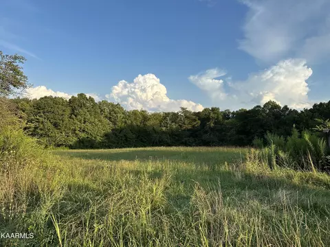 1090 Old Sunbright Rd, Jamestown, TN 38556