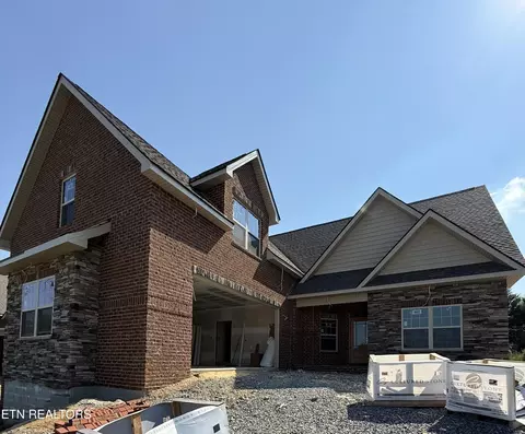 1534 Tsuga Dr, Alcoa, TN 37701
