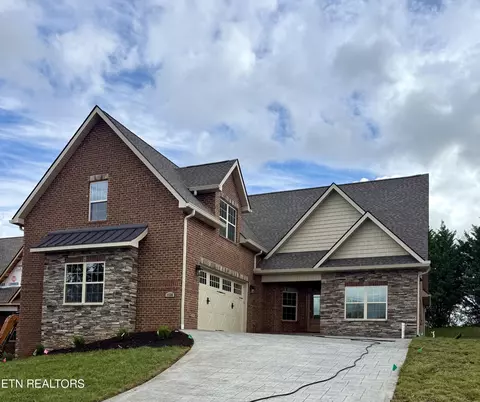 1536 Tsuga Dr, Alcoa, TN 37701