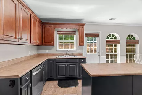 896 E Summit Dr #33, Dalton, GA 30721 photo 17