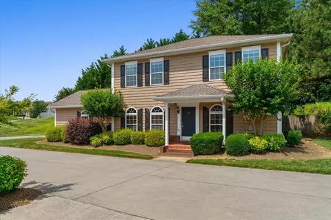 896 E Summit Dr UNIT 33, Dalton, GA 30721