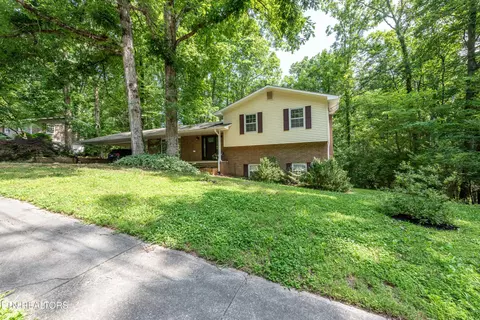 133 Windham Rd, Oak Ridge, TN 37830