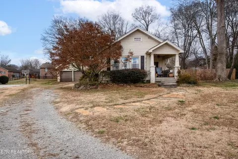1711 Leconte Dr, Maryville, TN 37803