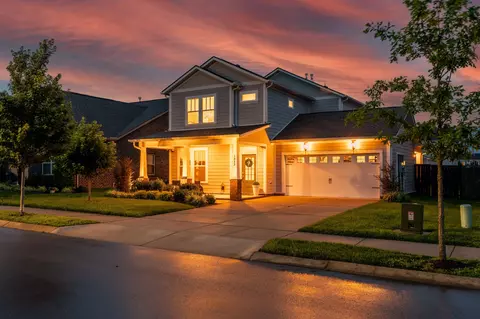 1013 Violet St, Spring Hill, TN 37174 photo 1