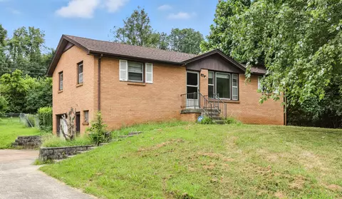 10 Fountainbleau Rd, Clarksville, TN 37042