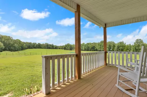Exterior - 828 Wills Rd, Dickson, TN 37055 photo 6 of 13