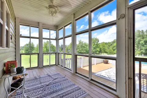 Exterior - 828 Wills Rd, Dickson, TN 37055 photo 7 of 13