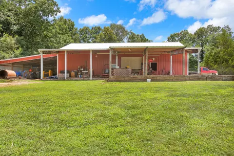 Exterior - 828 Wills Rd, Dickson, TN 37055 photo 12 of 13